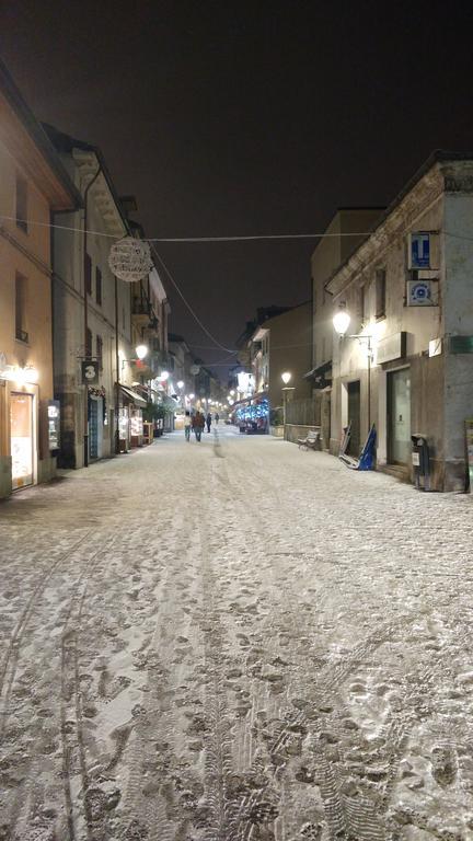 Casa De Giorgis Aparthotel Aosta Buitenkant foto